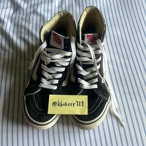 Vans Black Sk8-hi's